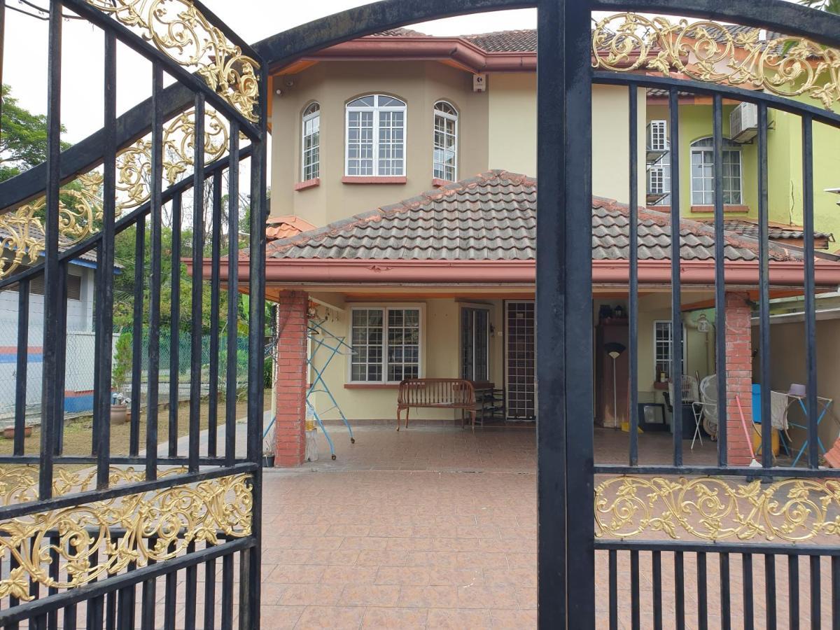 Lavender Impian Homestay Kajang Exterior foto